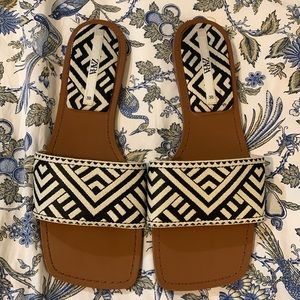 Zara slides